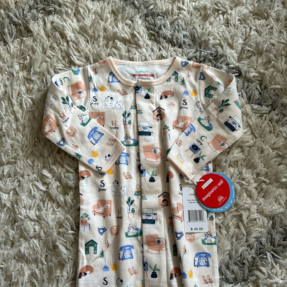 NWT Magnetic Me Sleeper - Cozy Days Print (Organic Cotton 6-9 months)